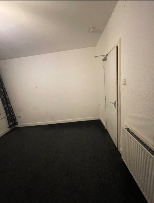 Room Hazelbeach Road in Birmingham
