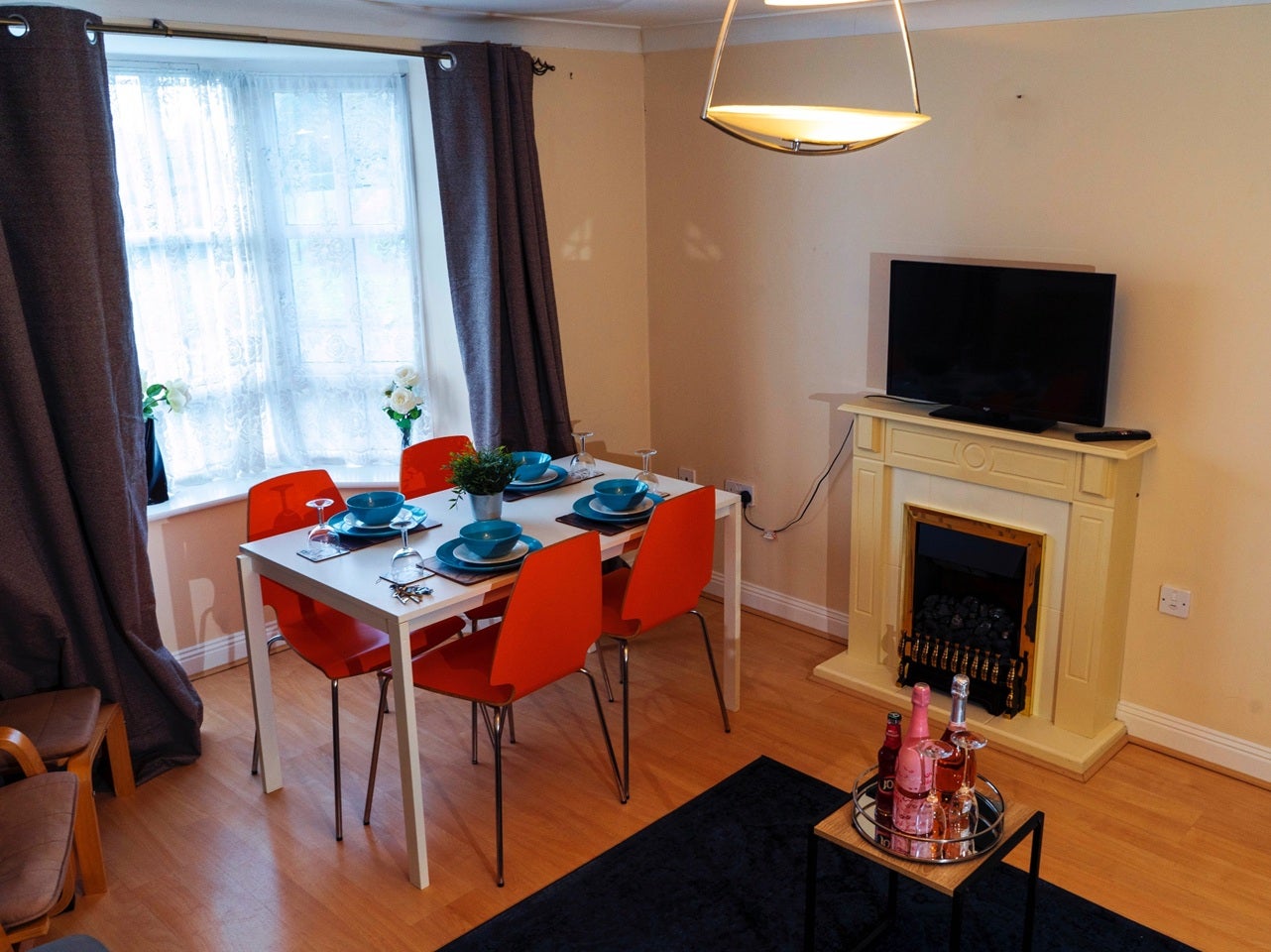 Flat Whaddon Way in Milton Keynes