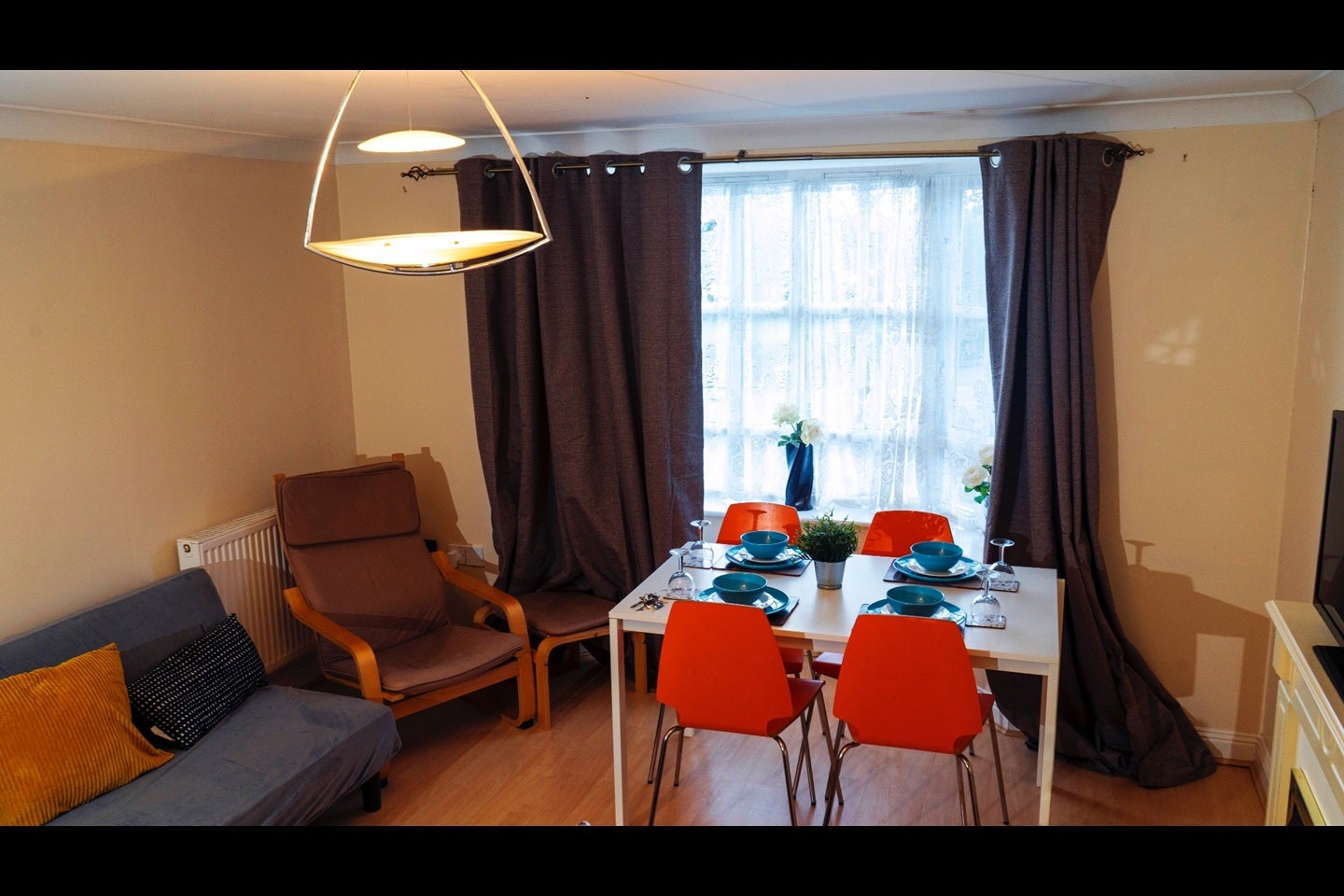 Flat Whaddon Way in Milton Keynes
