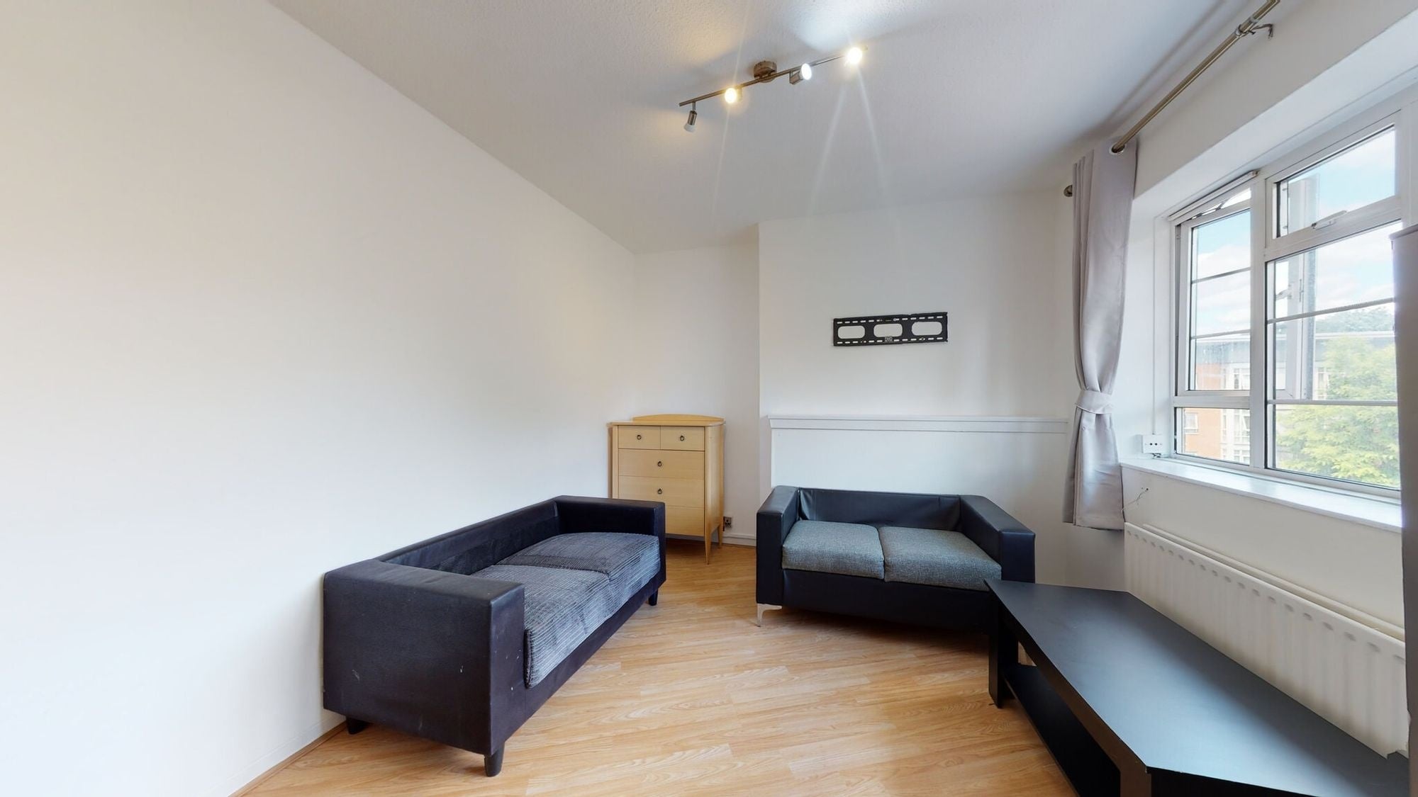 Flat Penfold Street in City of Westminster