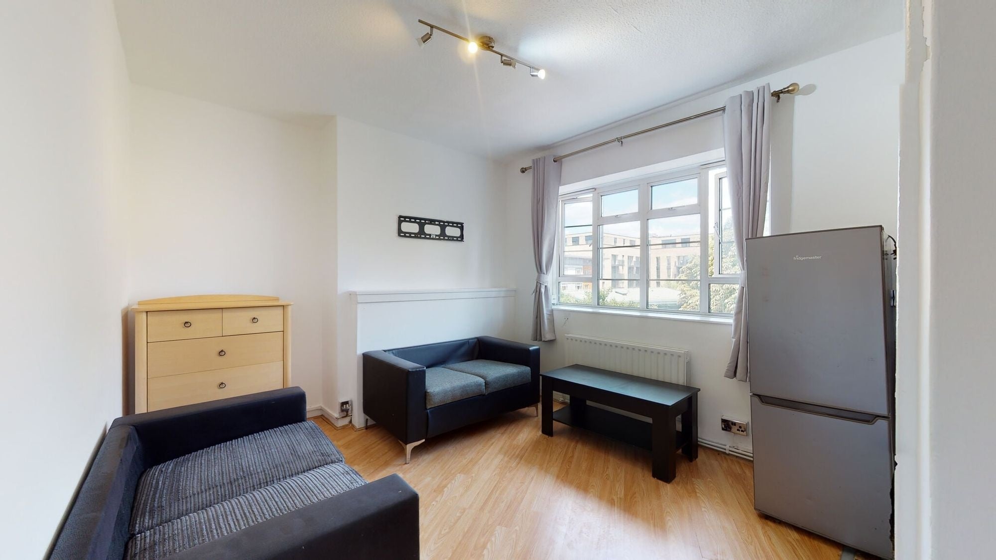 Flat Penfold Street in City of Westminster