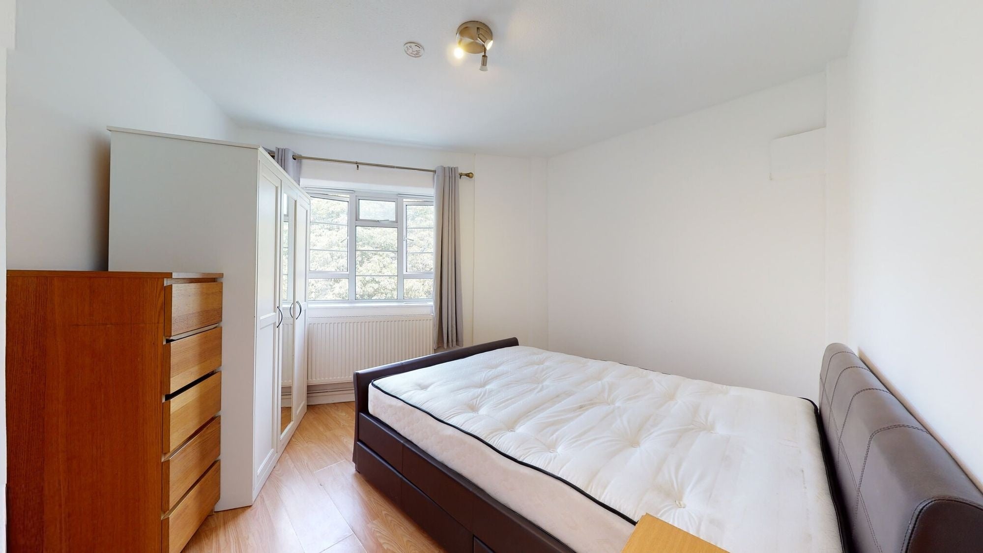 Flat Penfold Street in City of Westminster