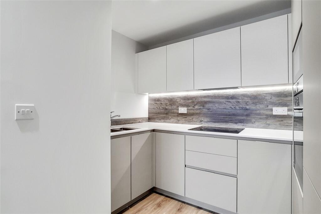Flat Newnton Close in Greater London