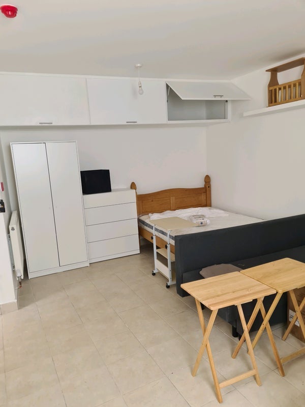 Flat Essex Road in Greater London