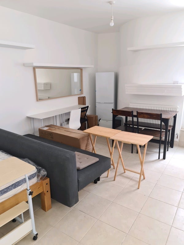 Flat Essex Road in Greater London