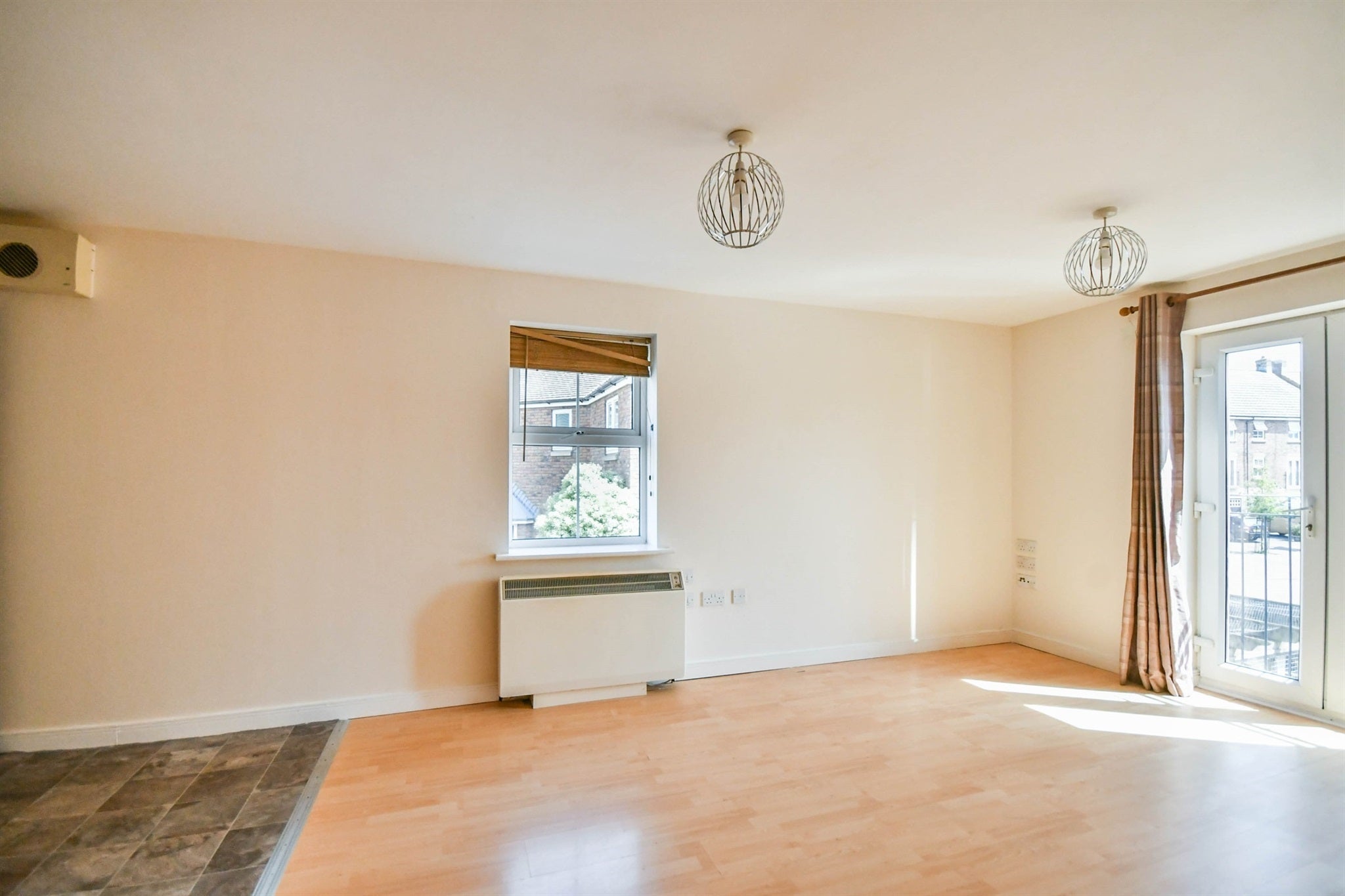 Flat Mazurek Way in Blunsdon St Andrew