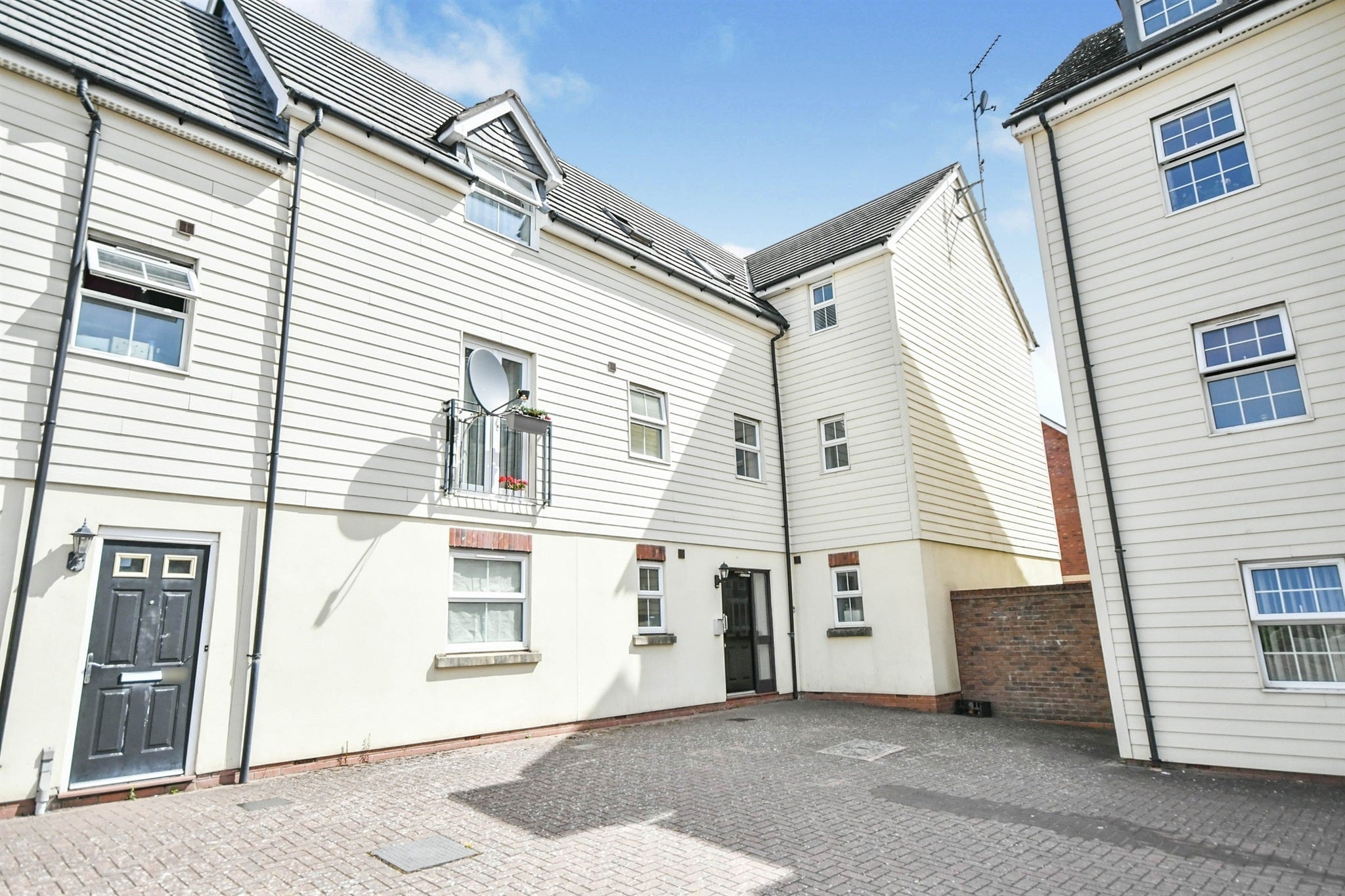 Flat Mazurek Way in Blunsdon St Andrew