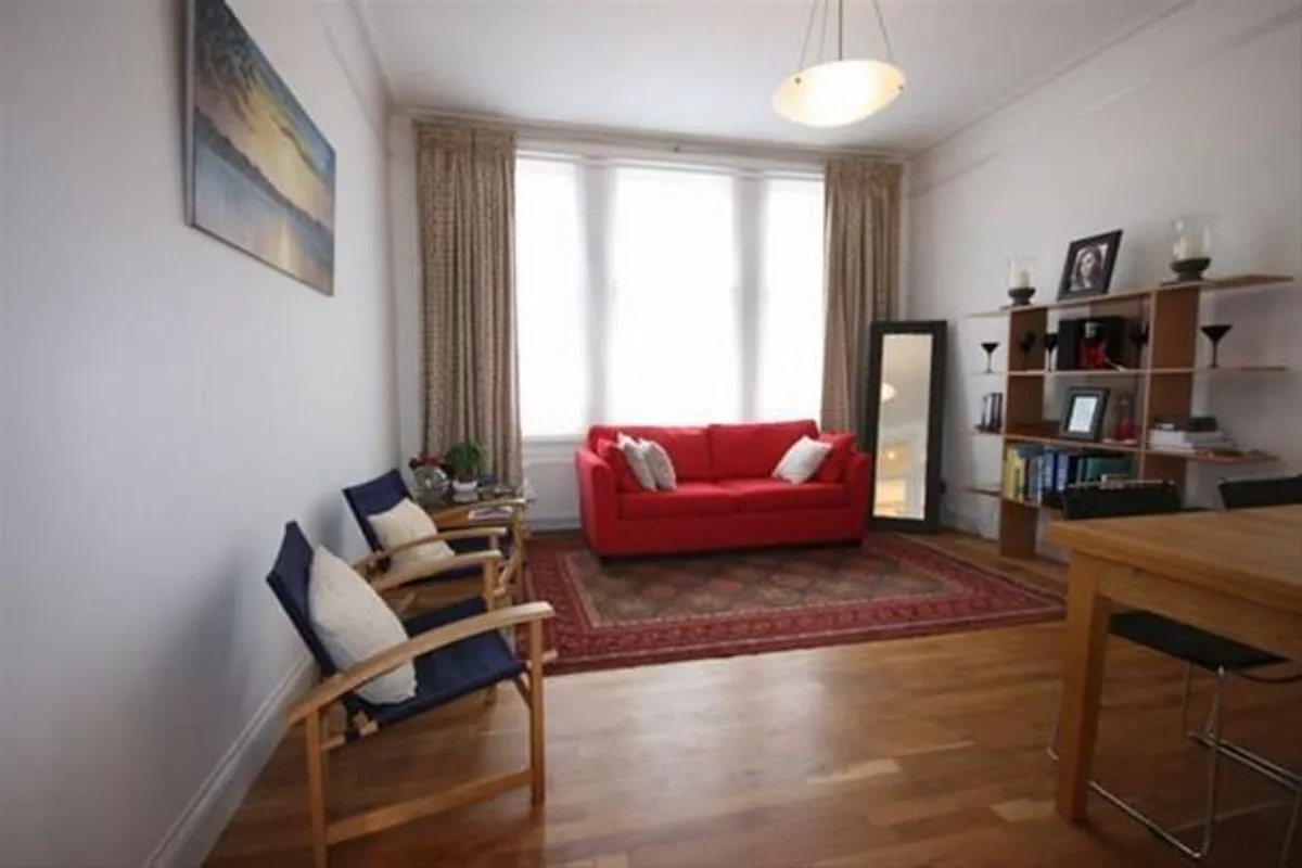 Flat Ridgmount Gardens in Greater London