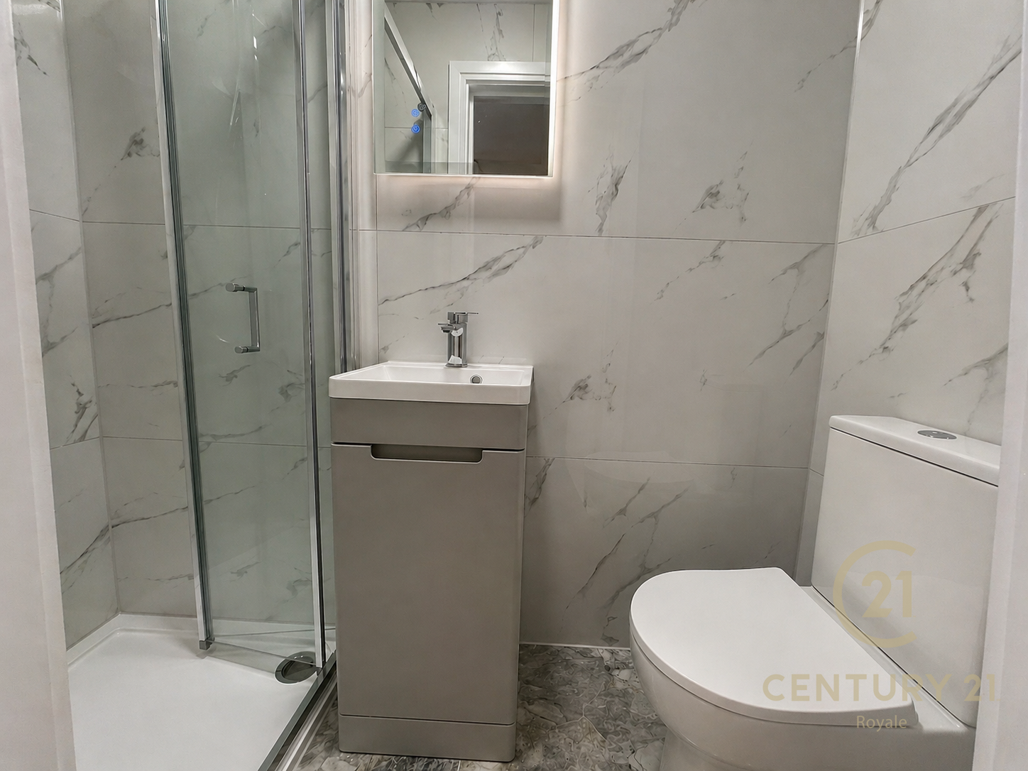 Room Surbiton Road in Greater London