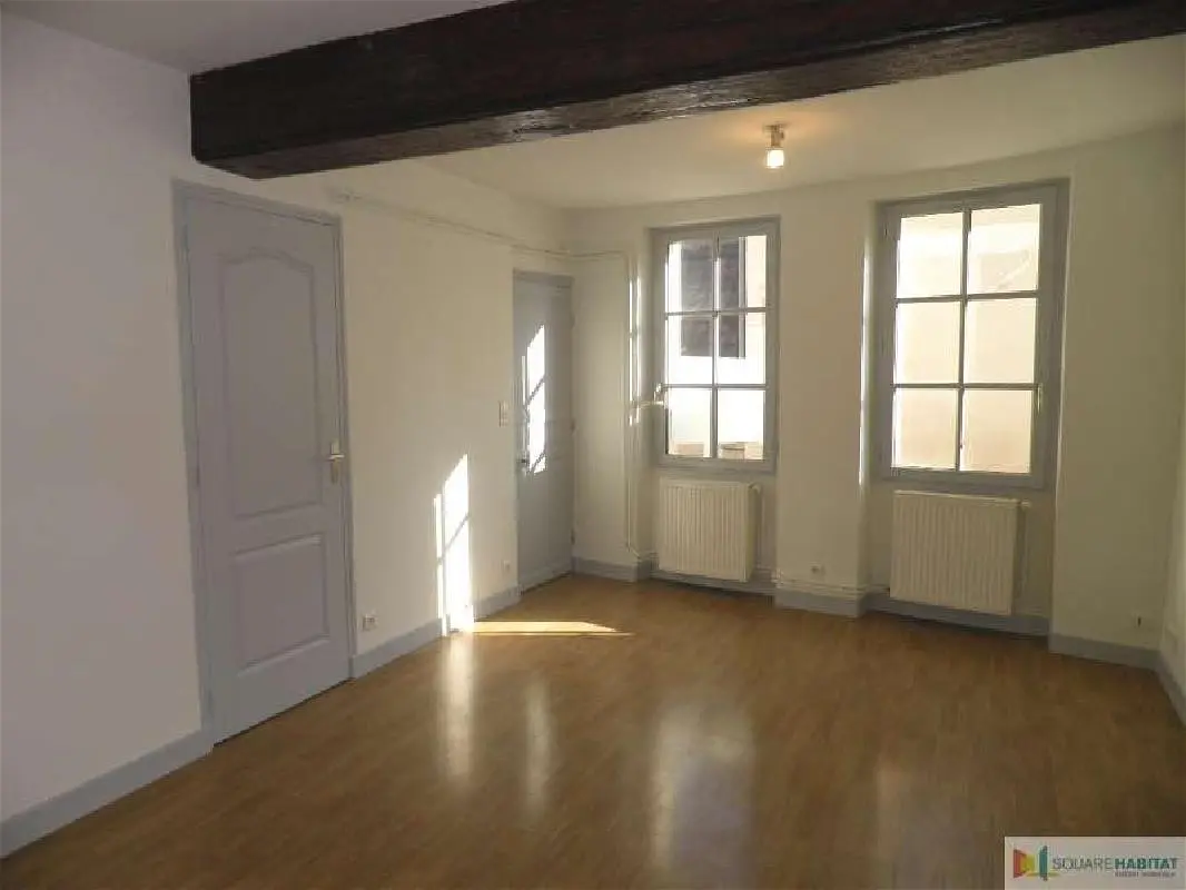 Flat Rue de la Lombardie in Saint-Bris-le-Vineux