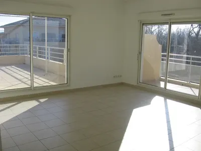 Flat Rue Lucie Aubrac in Avignon