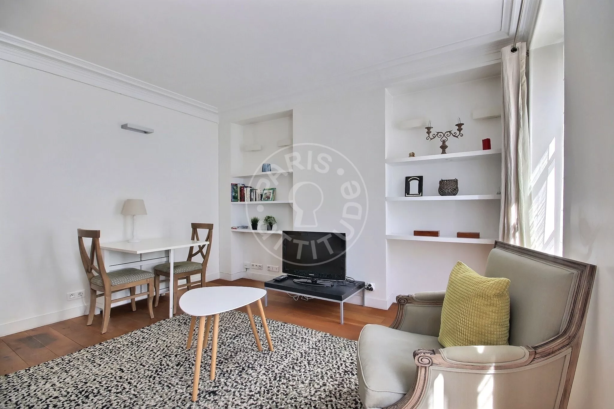 Appartement Rue Yvonne Le Tac à Paris