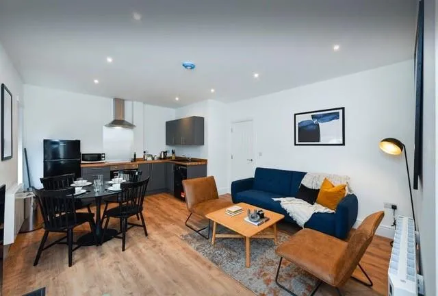 Flat Dovecote Lane in Nottingham