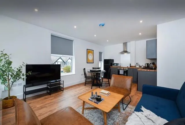 Flat Dovecote Lane in Nottingham