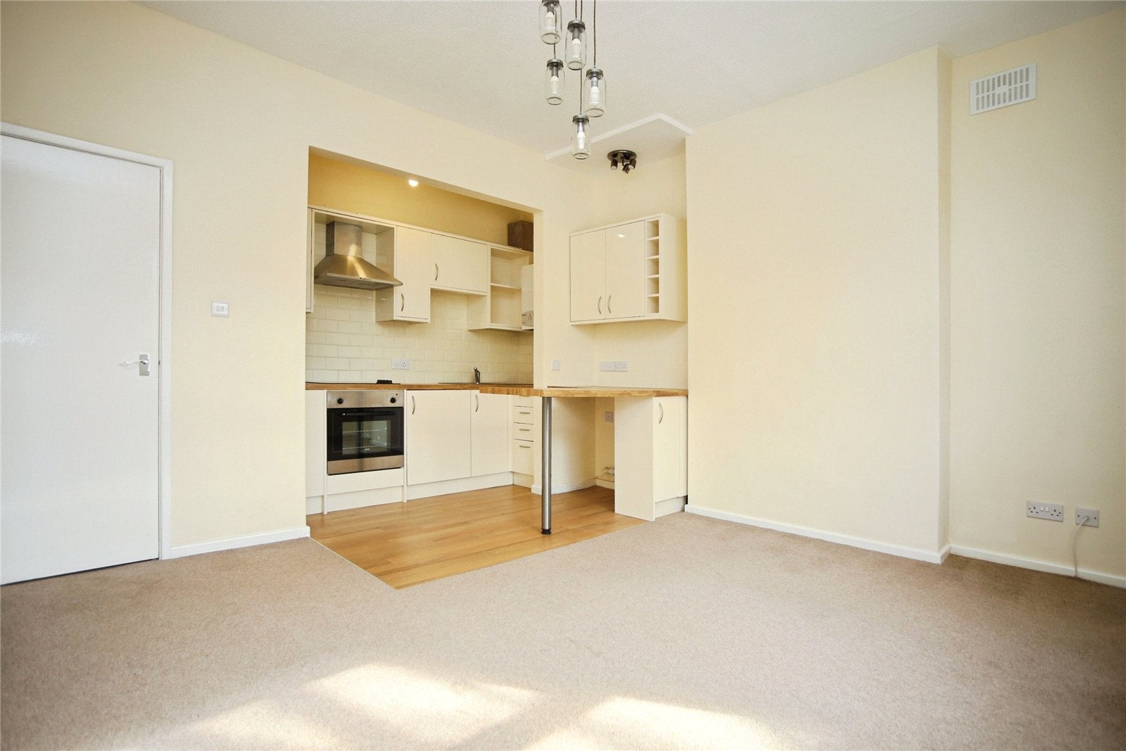 Flat Saint Georges Road in Cheltenham