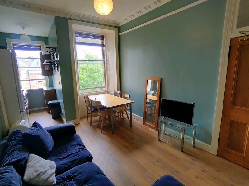 Flat Falcon Avenue in City of Edinburgh