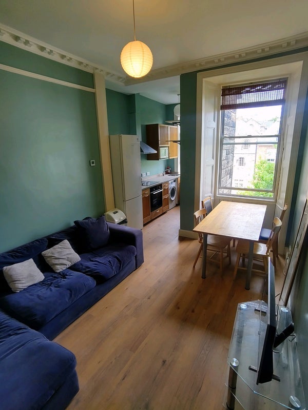 Flat Falcon Avenue in City of Edinburgh
