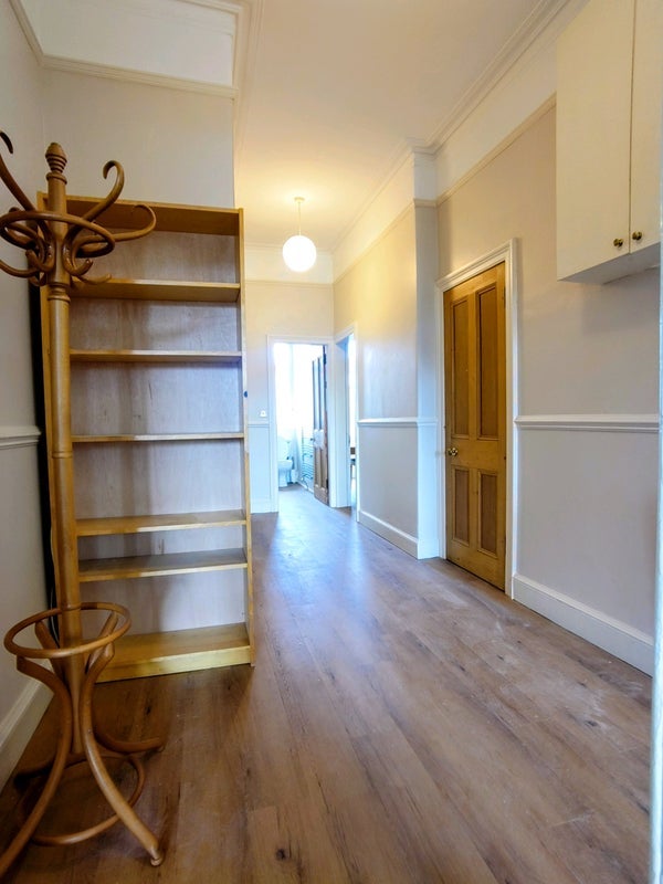 Flat Falcon Avenue in City of Edinburgh