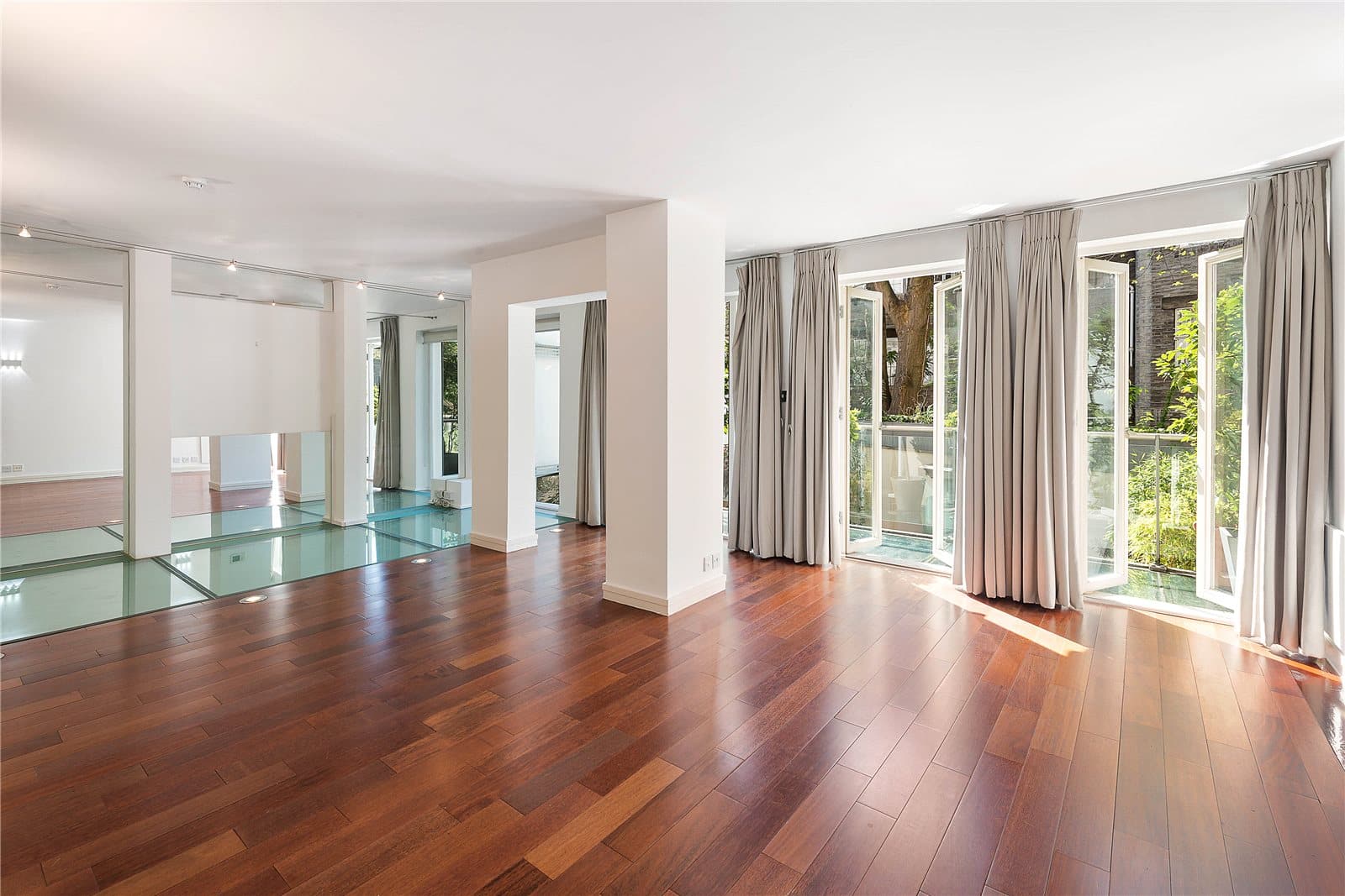 Flat Belgravia Mews in Greater London