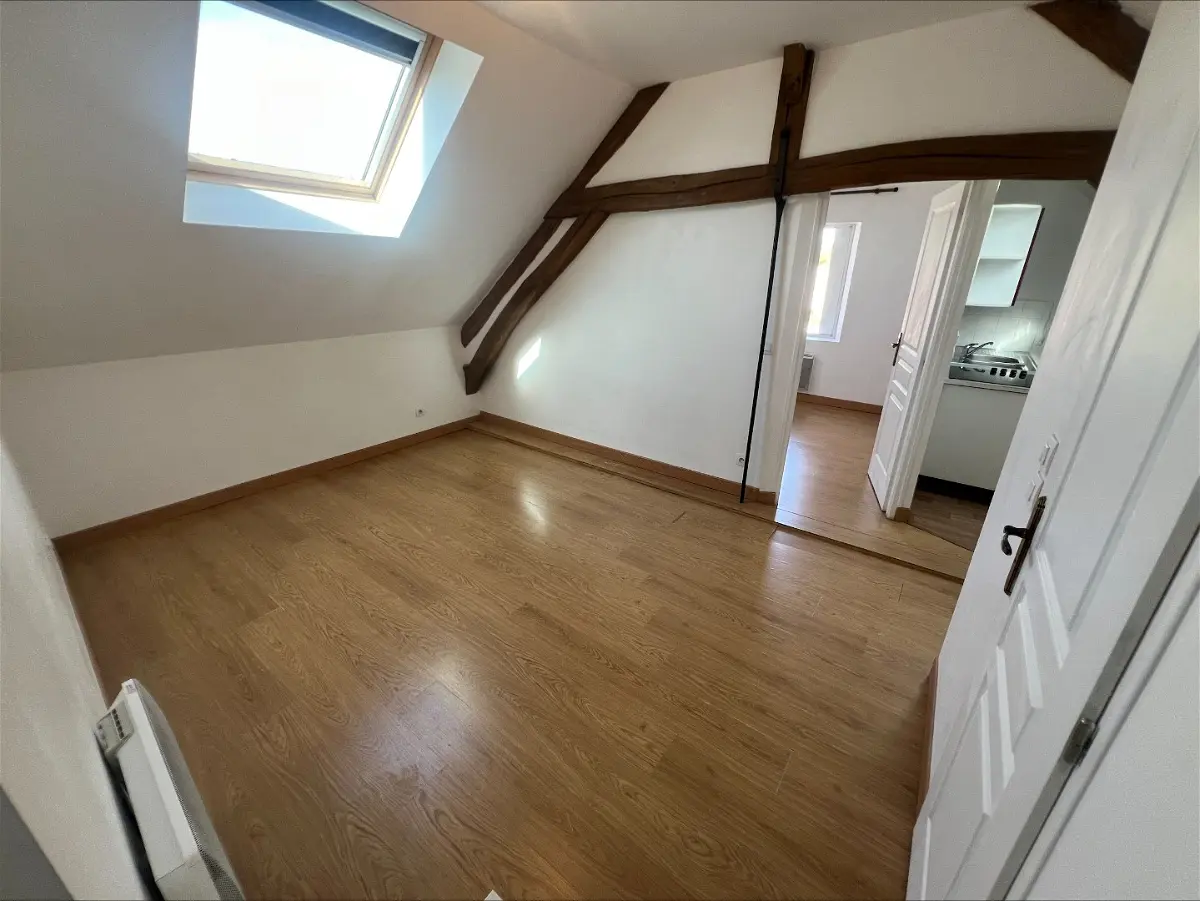 Flat Rue René et Jean Lefèvre in Pierres
