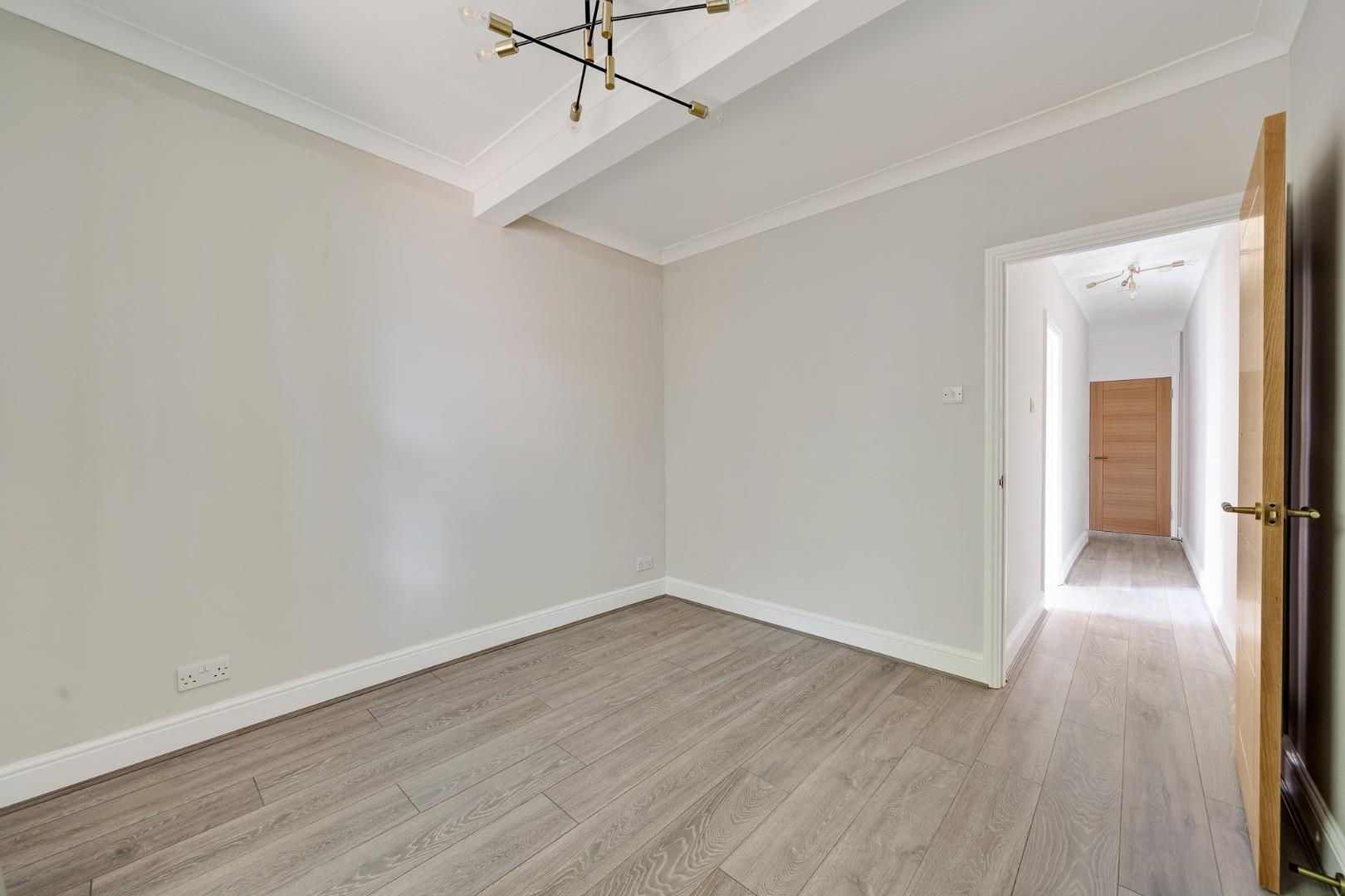 Flat Myddleton Road in Greater London