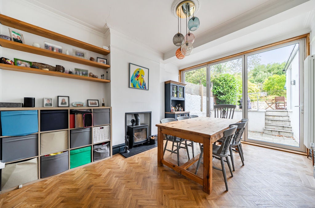 House Bramley Avenue in Greater London