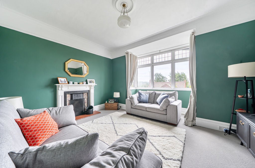House Bramley Avenue in Greater London