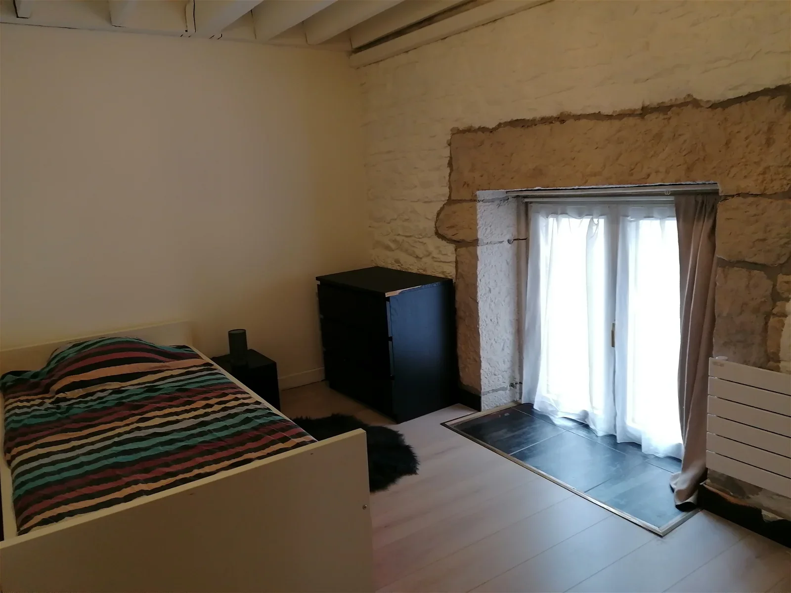 Chambre Petite Rue de la Viabert à Villeurbanne
