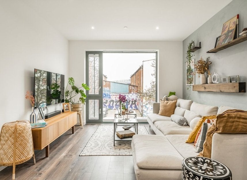 Flat St Anthony's Close in Greater London