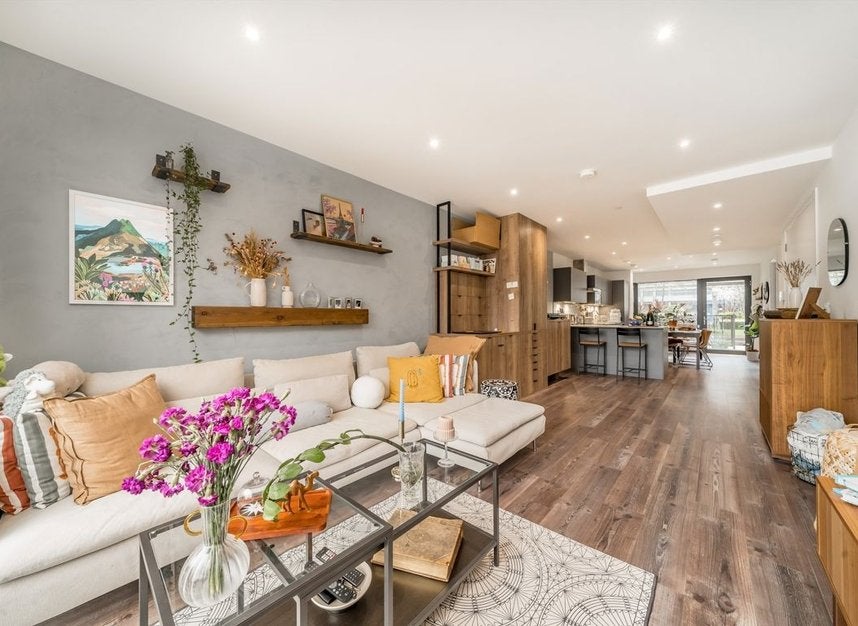 Flat St Anthony's Close in Greater London