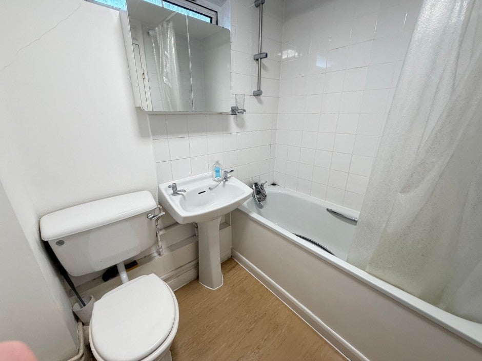 House Hilton Close in Greater London