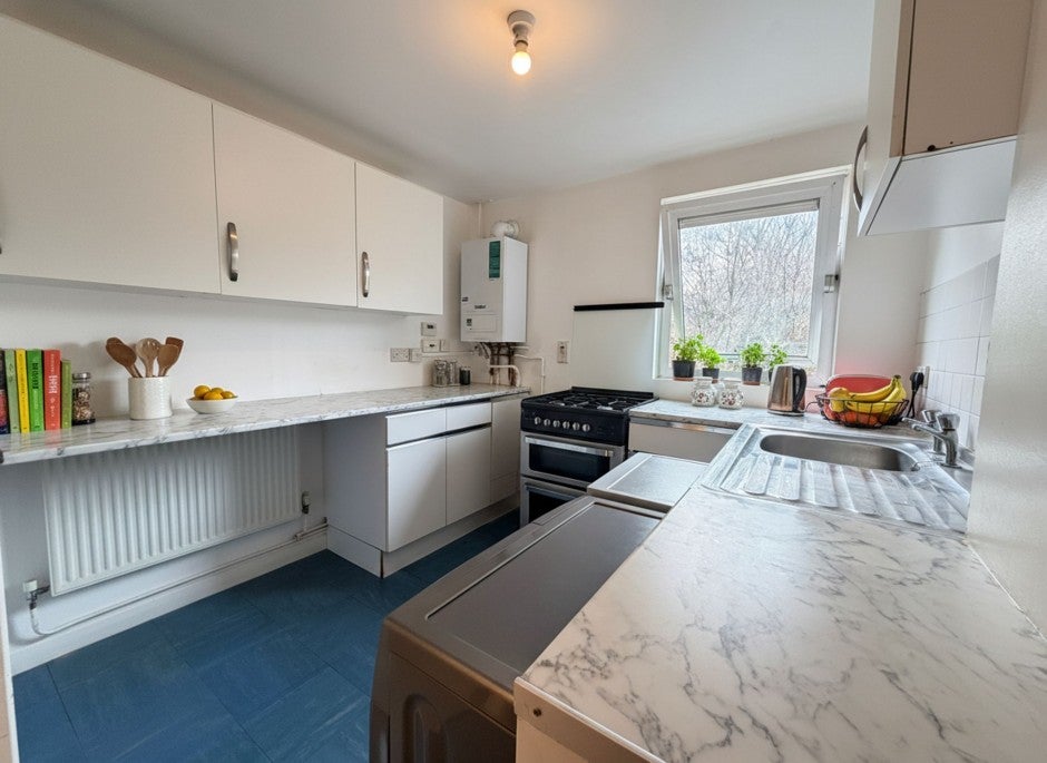 House Hilton Close in Greater London