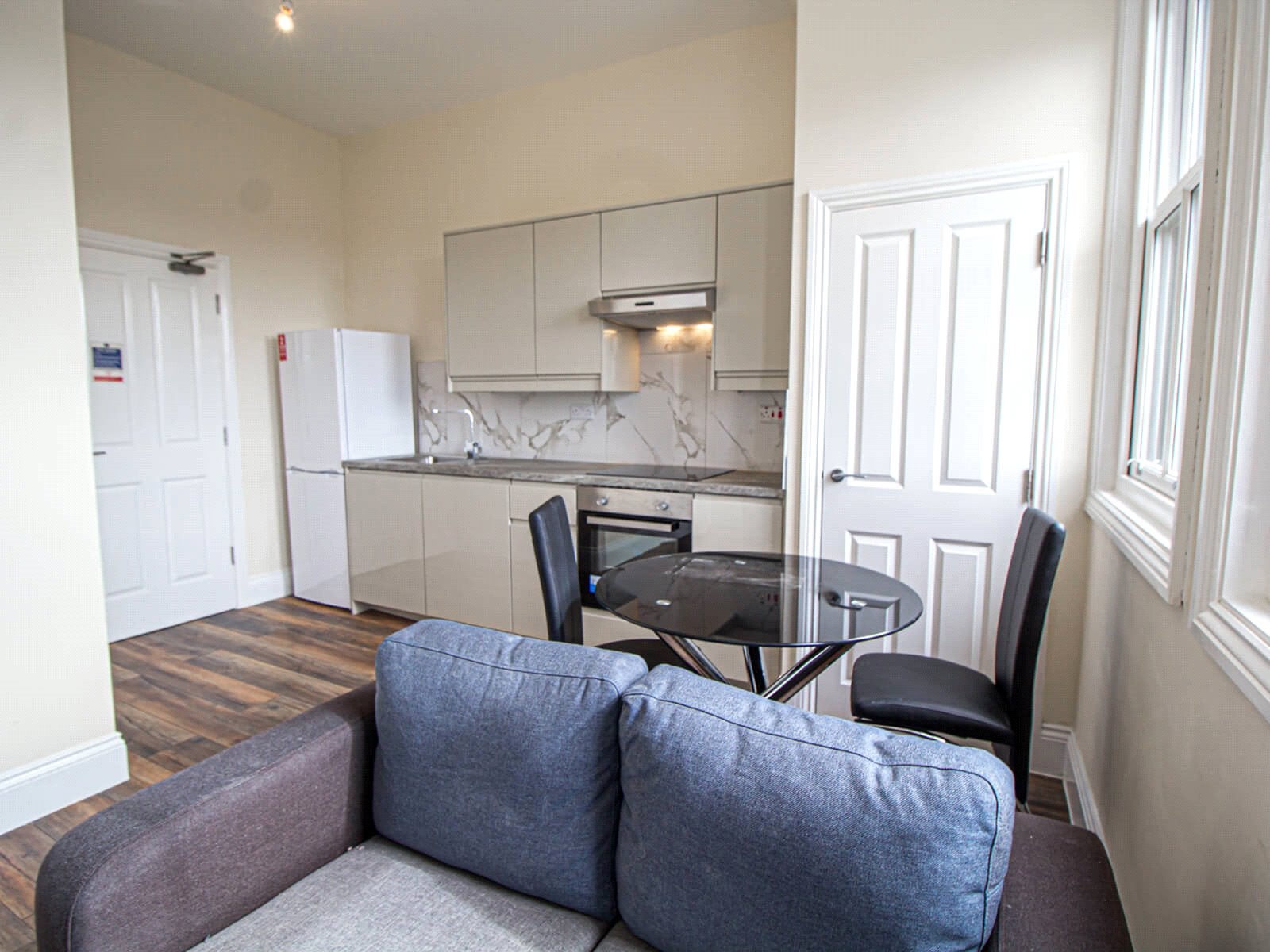 Flat Clarendon Road in Leeds