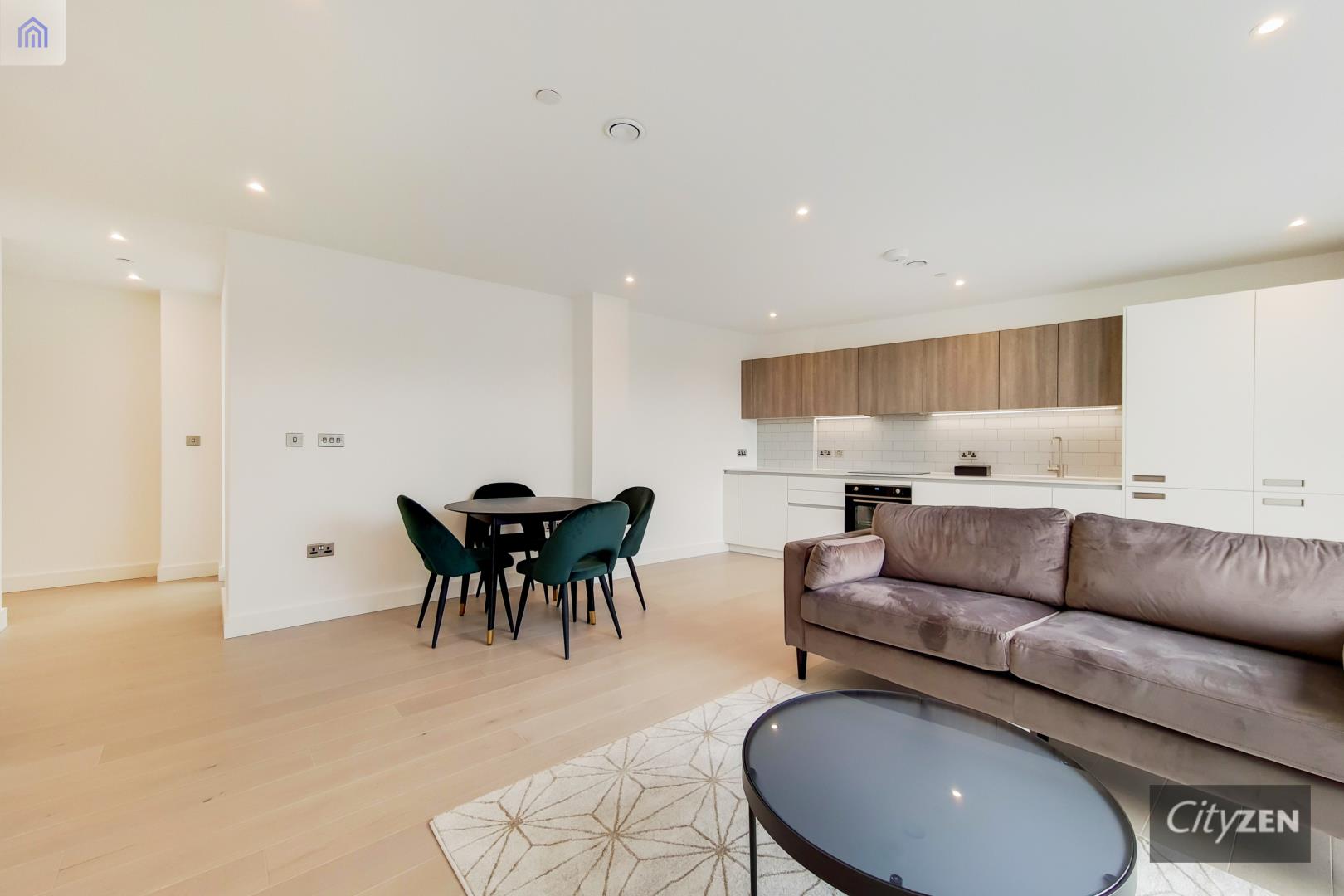 Flat Clapham Road in Greater London
