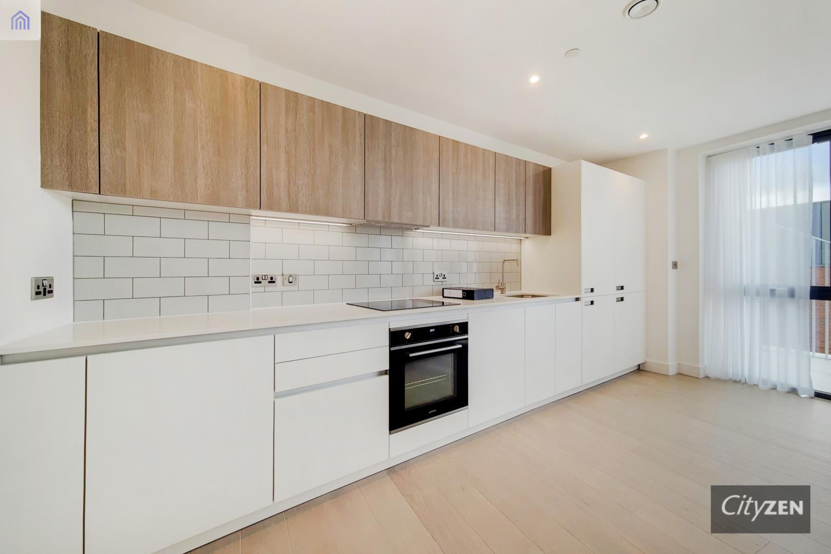 Flat Clapham Road in Greater London