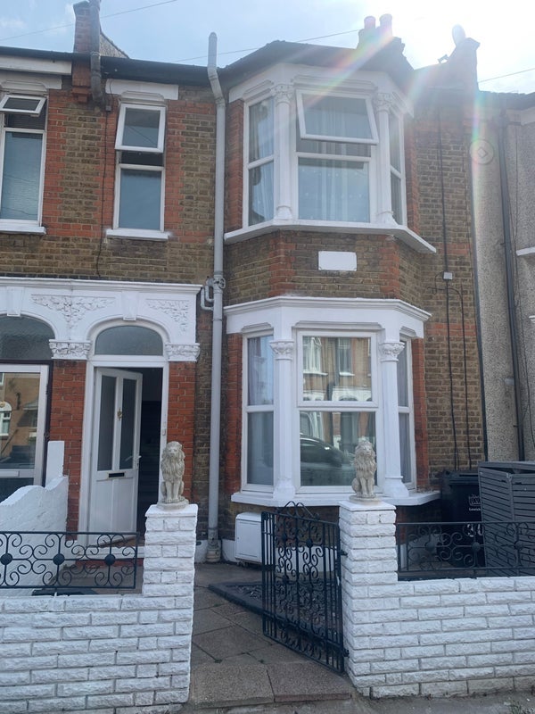 Room Sportsbank Street in Greater London