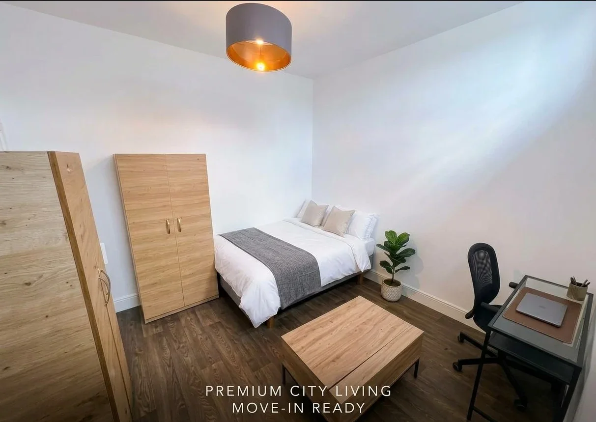 Room Green Lane in Greater London