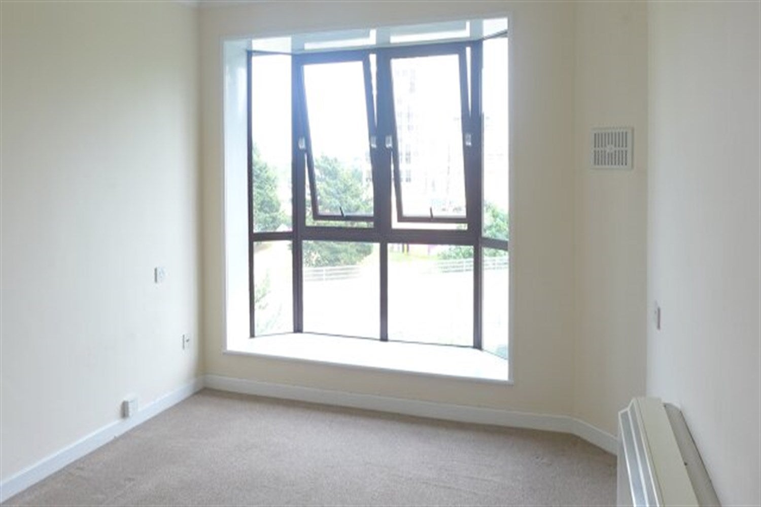 Flat Lansdowne Road in Bournemouth