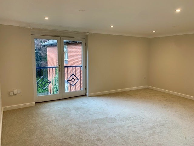 Flat Julian Road in Rushcliffe