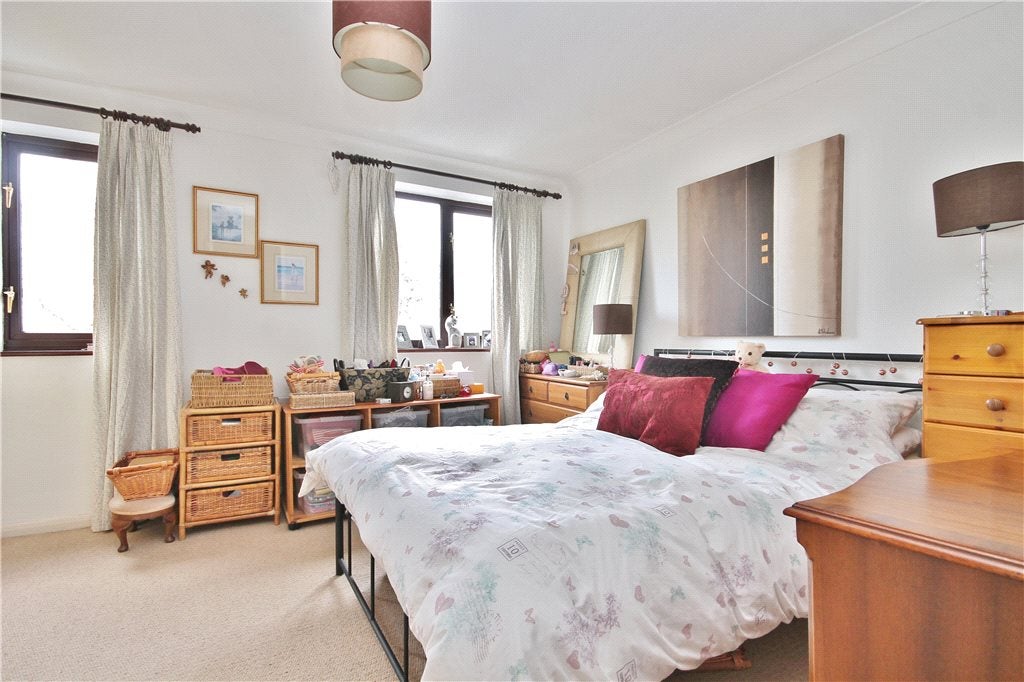 Flat A308 in Staines-upon-Thames