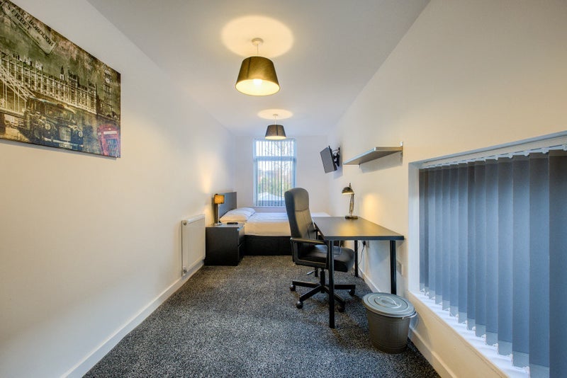 Room Umberslade Road in Birmingham