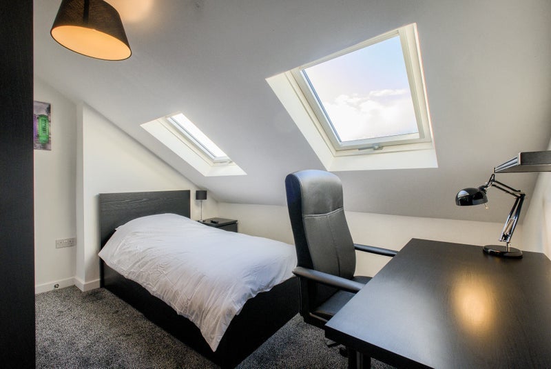 Room Umberslade Road in Birmingham