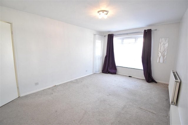 Flat Anglesea Road in Greater London