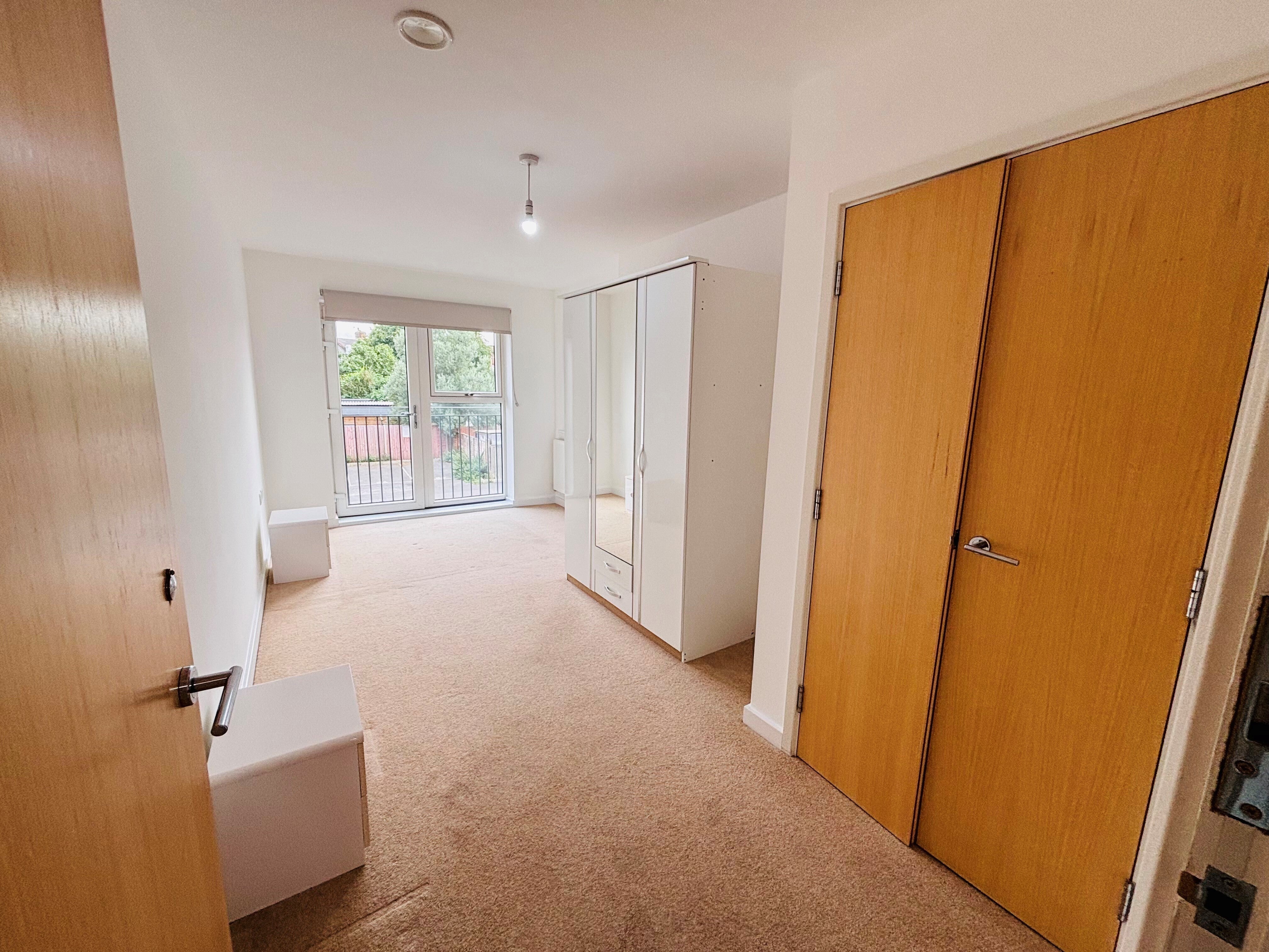 Flat Pevensey Avenue in Greater London