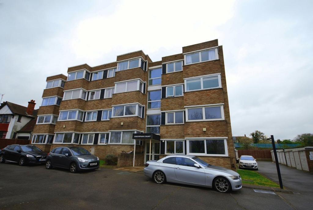 Flat Bridgewater Road in Greater London