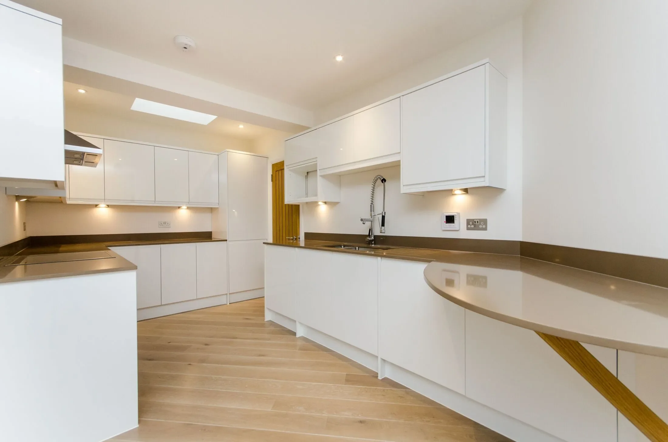 Flat Leopold Road in Greater London