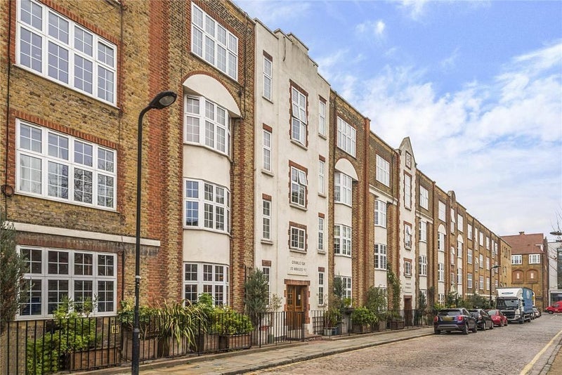 Flat Cranleigh Street in Greater London
