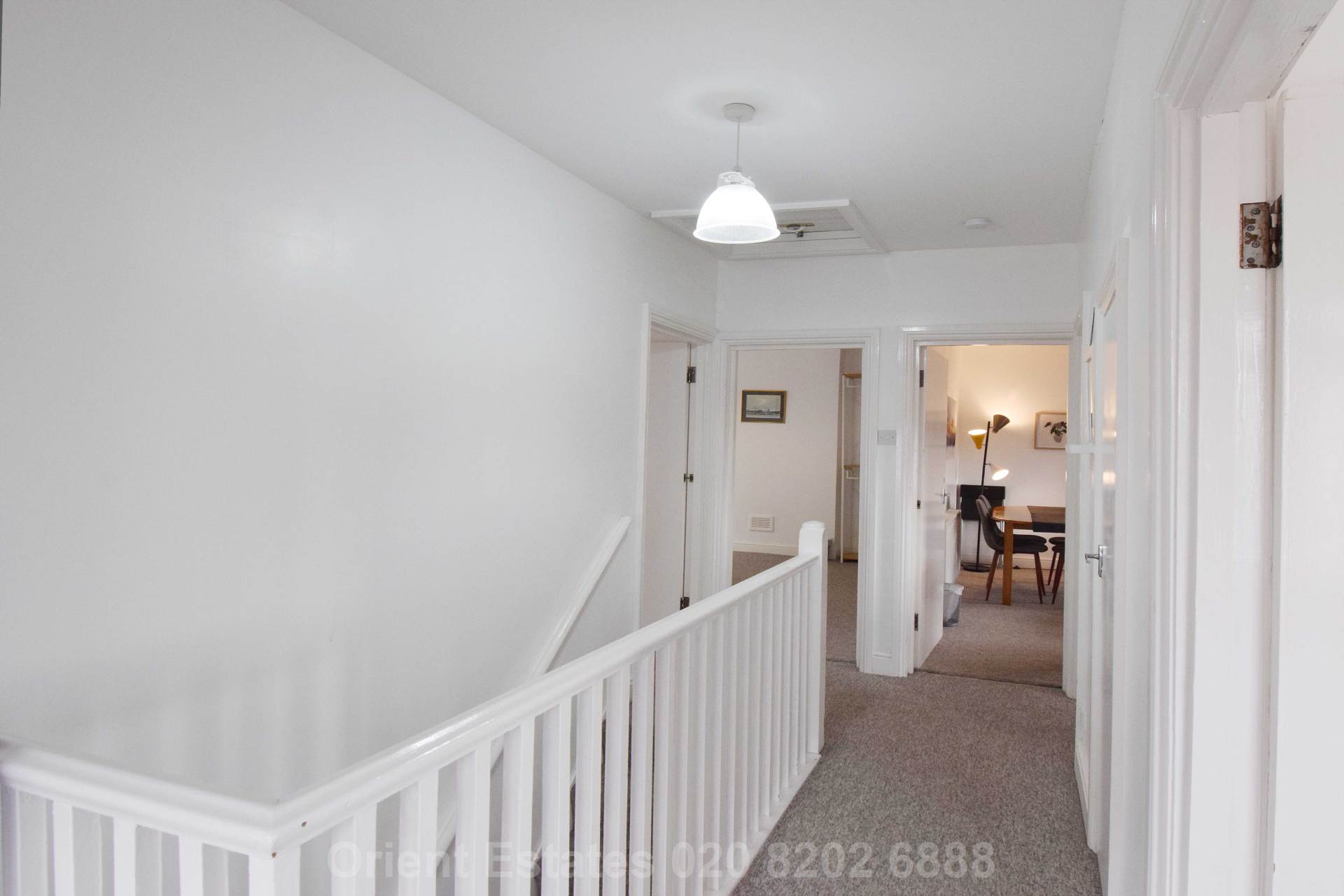 Flat Hendon Way in Greater London