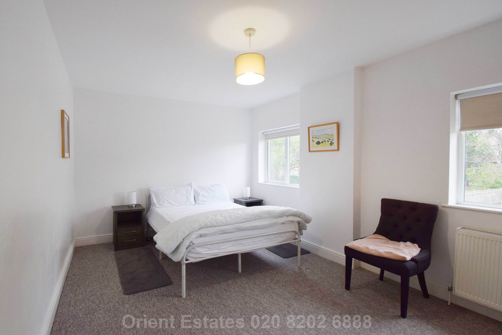 Flat Hendon Way in Greater London