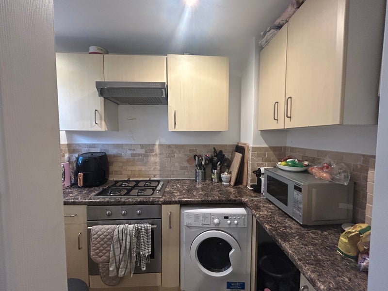 Room Cosser Street in Greater London